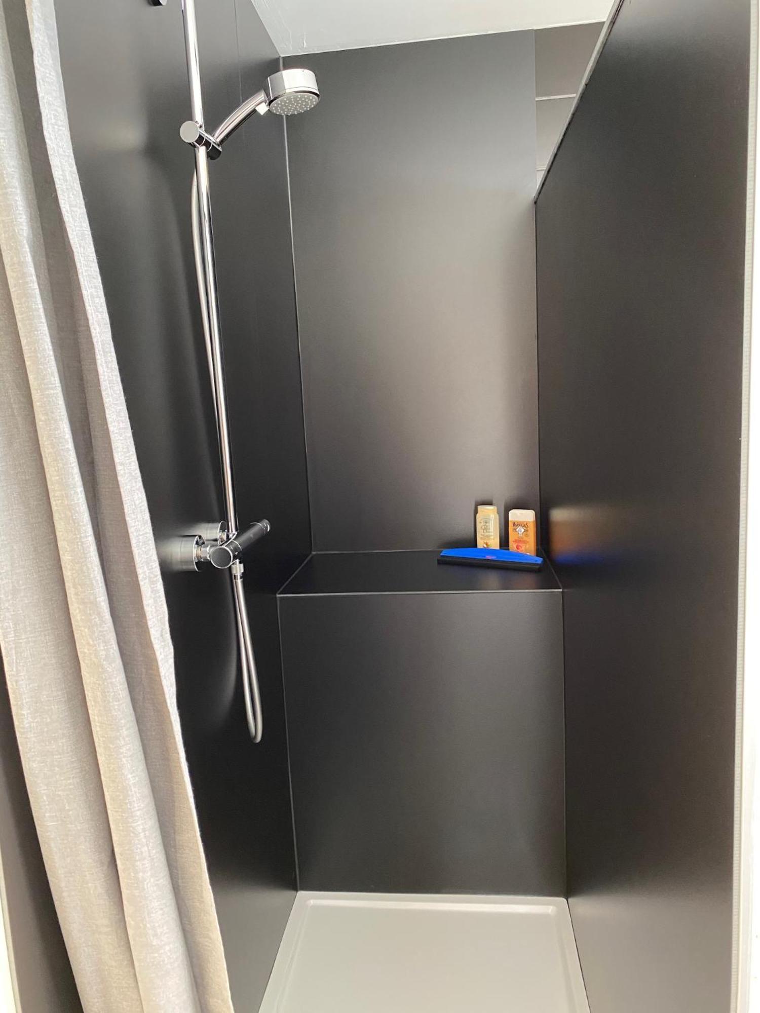 Studio & Appartement Au Lac サルト・レ・スパ 部屋 写真